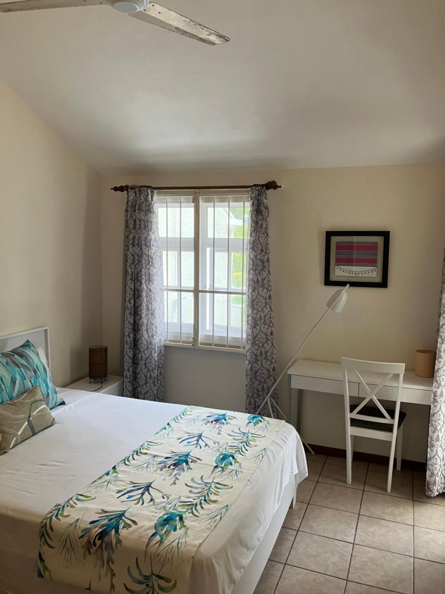 Fully Furnished Luxury Villa 3 Right On A Blue Ocean Belle Mare Kültér fotó